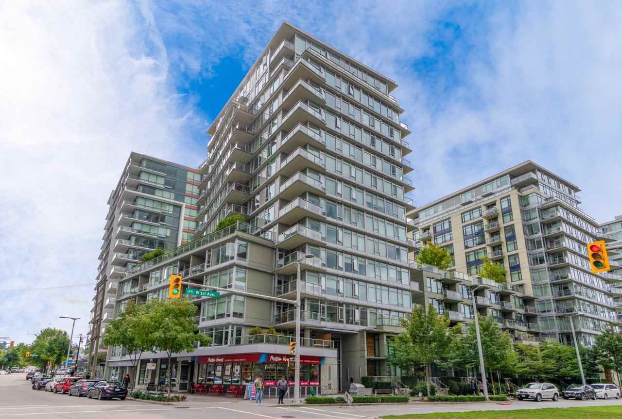 Main Photo: 567 108 W 1ST Avenue in Vancouver: False Creek Condo for sale (Vancouver West)  : MLS®# R2404596