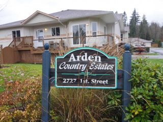 Photo 1: 201 2727 1st St in COURTENAY: CV Courtenay City Row/Townhouse for sale (Comox Valley)  : MLS®# 716740
