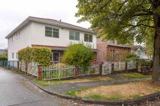 Photo 2: 5389 TAUNTON Street in Vancouver: Collingwood VE House for sale (Vancouver East)  : MLS®# R2210784