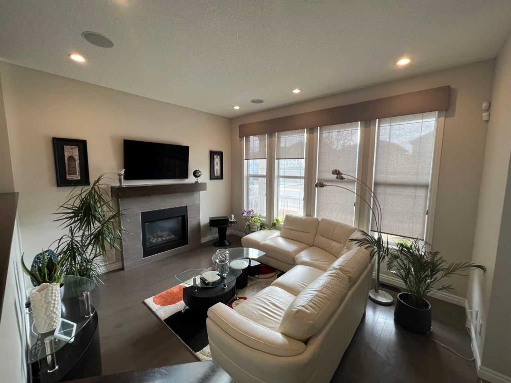 Main Photo: 987 Evanston Drive NW in Calgary: Evanston Detached for sale : MLS®# A2131887
