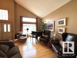 Photo 3: 755 WELLS Wynd in Edmonton: Zone 20 House for sale : MLS®# E4382492
