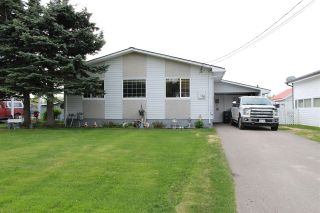 Photo 1: 31 KERRY Crescent in Mackenzie: Mackenzie -Town House for sale (Mackenzie (Zone 69))  : MLS®# R2585127