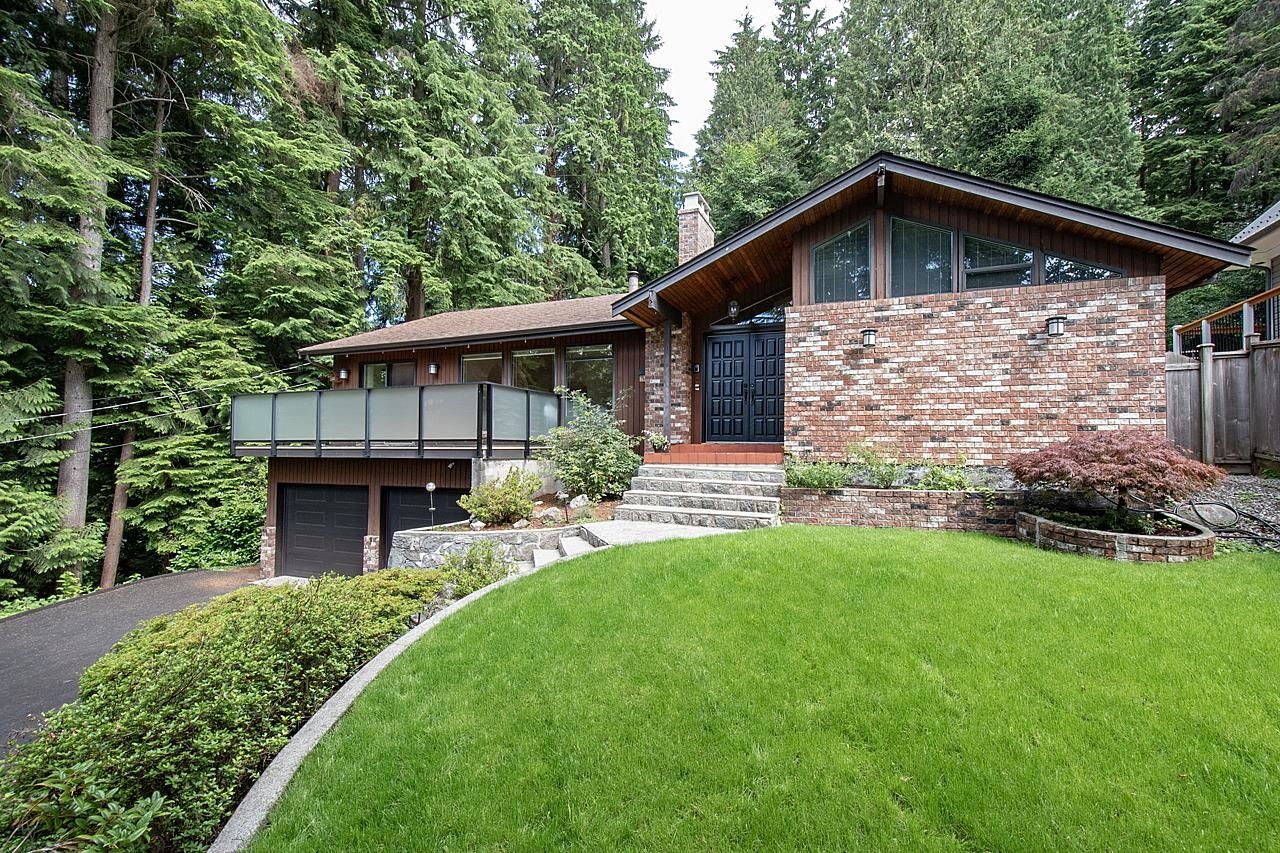 Main Photo: 4610 COVE CLIFF Road in North Vancouver: Deep Cove House for sale : MLS®# R2797835