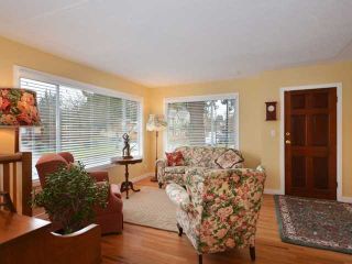 Photo 3: 3058 GLEN Drive in Vancouver: Mount Pleasant VE House for sale in "Cedar Cottage" (Vancouver East)  : MLS®# V937077