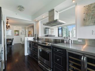 Photo 10: 1904 888 HAMILTON Street in Vancouver: Downtown VW Condo for sale in "Rosedale Gardens" (Vancouver West)  : MLS®# R2885211