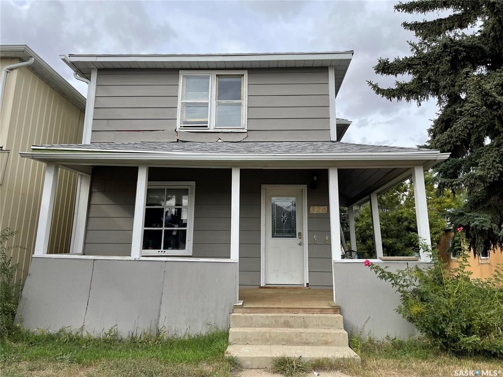 326  Fairford Street West, Moose Jaw