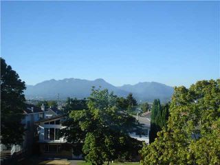 Photo 2: 2992 E 2ND Avenue in Vancouver: Renfrew VE House for sale (Vancouver East)  : MLS®# V874739