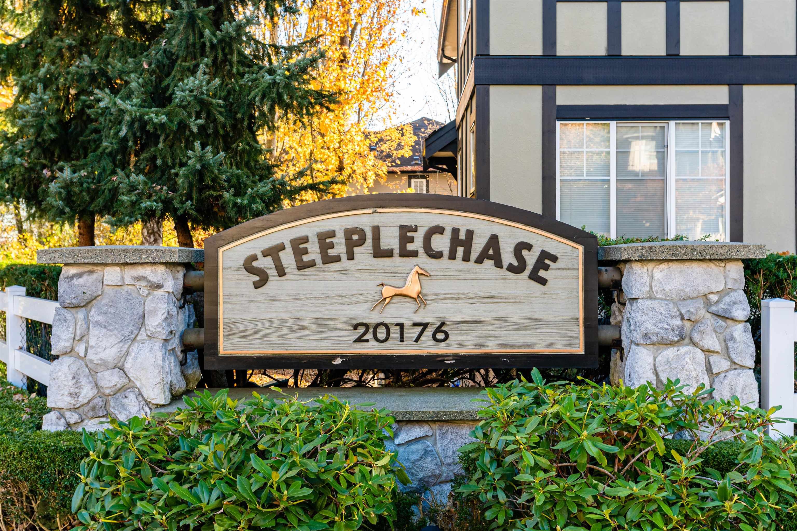 Main Photo: 27 20176 68 Avenue in Langley: Willoughby Heights Townhouse for sale in "STEEPLECHASE" : MLS®# R2739568