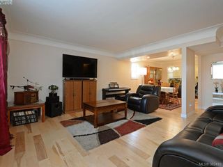 Photo 2: 3131 Jackson St in VICTORIA: Vi Mayfair House for sale (Victoria)  : MLS®# 768358