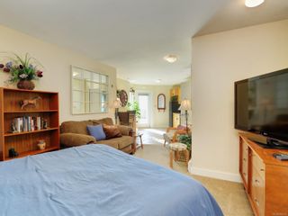 Photo 33: 10 300 Plaskett Pl in Esquimalt: Es Saxe Point Single Family Residence for sale : MLS®# 960535