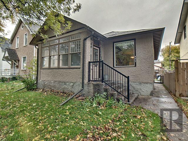 Main Photo: 427 Beverley St. in Winnipeg: West End House for sale (5A)  : MLS®# 1827753