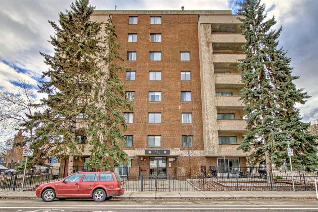 Main Photo: 203 235 15 Avenue SW in Calgary: Beltline Apartment for sale : MLS®# A2096511