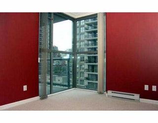 Photo 4: 806 928 RICHARDS ST in Vancouver: Downtown VW Condo for sale in "SAVOY" (Vancouver West)  : MLS®# V542890