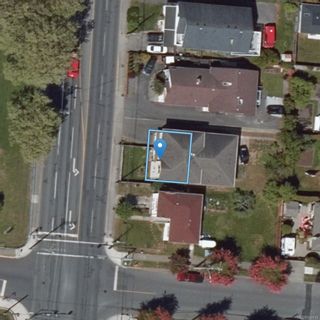 Photo 44: 1 2559 Cook St in Victoria: Vi Oaklands Half Duplex for sale : MLS®# 936819