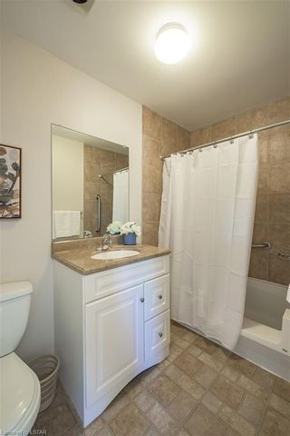 Photo 27: 106 Camden Court in London: North G Single Family Residence for sale (North)  : MLS®# 40282655