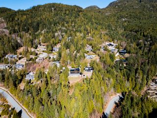 Photo 3: 1024 GOAT RIDGE Drive in Squamish: Britannia Beach House for sale in "Britannia Beach Estates" : MLS®# R2863046