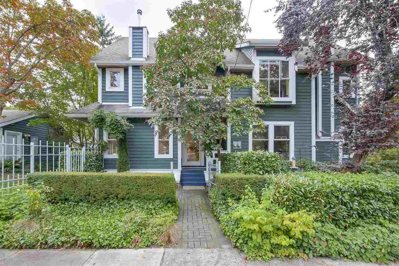 Main Photo: 2238 COLLINGWOOD Street in Vancouver: Kitsilano 1/2 Duplex for sale (Vancouver West)  : MLS®# R2208060