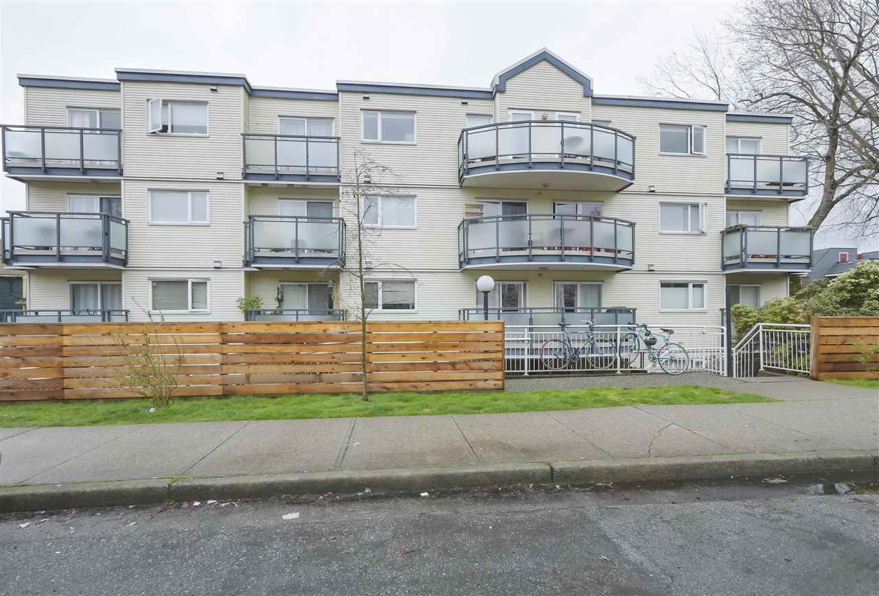 Main Photo: 305 33 N TEMPLETON Drive in Vancouver: Hastings Condo for sale in "33 NORTH" (Vancouver East)  : MLS®# R2356552