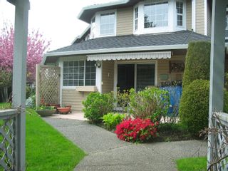 Photo 1: 4 6061 W Boundary Drive in Surrey: Boundary Drive to Railroad Townhouse for sale : MLS®# F2819610