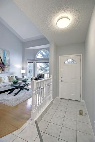 Photo 3: 9217 Santana Crescent NW in Calgary: Sandstone Valley Detached for sale : MLS®# A1217470