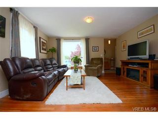 Photo 4: 554 Sumas St in VICTORIA: Vi Burnside House for sale (Victoria)  : MLS®# 703176
