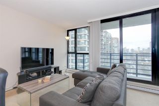 Photo 4: 2408 909 MAINLAND Street in Vancouver: Yaletown Condo for sale in "Yaletown Park II" (Vancouver West)  : MLS®# R2157155