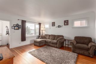 Photo 2: 2761 E 7TH Avenue in Vancouver: Renfrew VE House for sale (Vancouver East)  : MLS®# R2141792