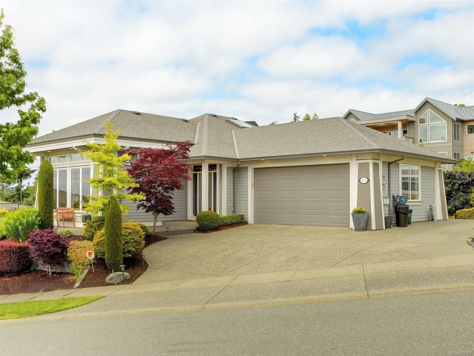 Main Photo: 423 Pelican Dr in Colwood: Co Royal Bay House for sale : MLS®# 878707