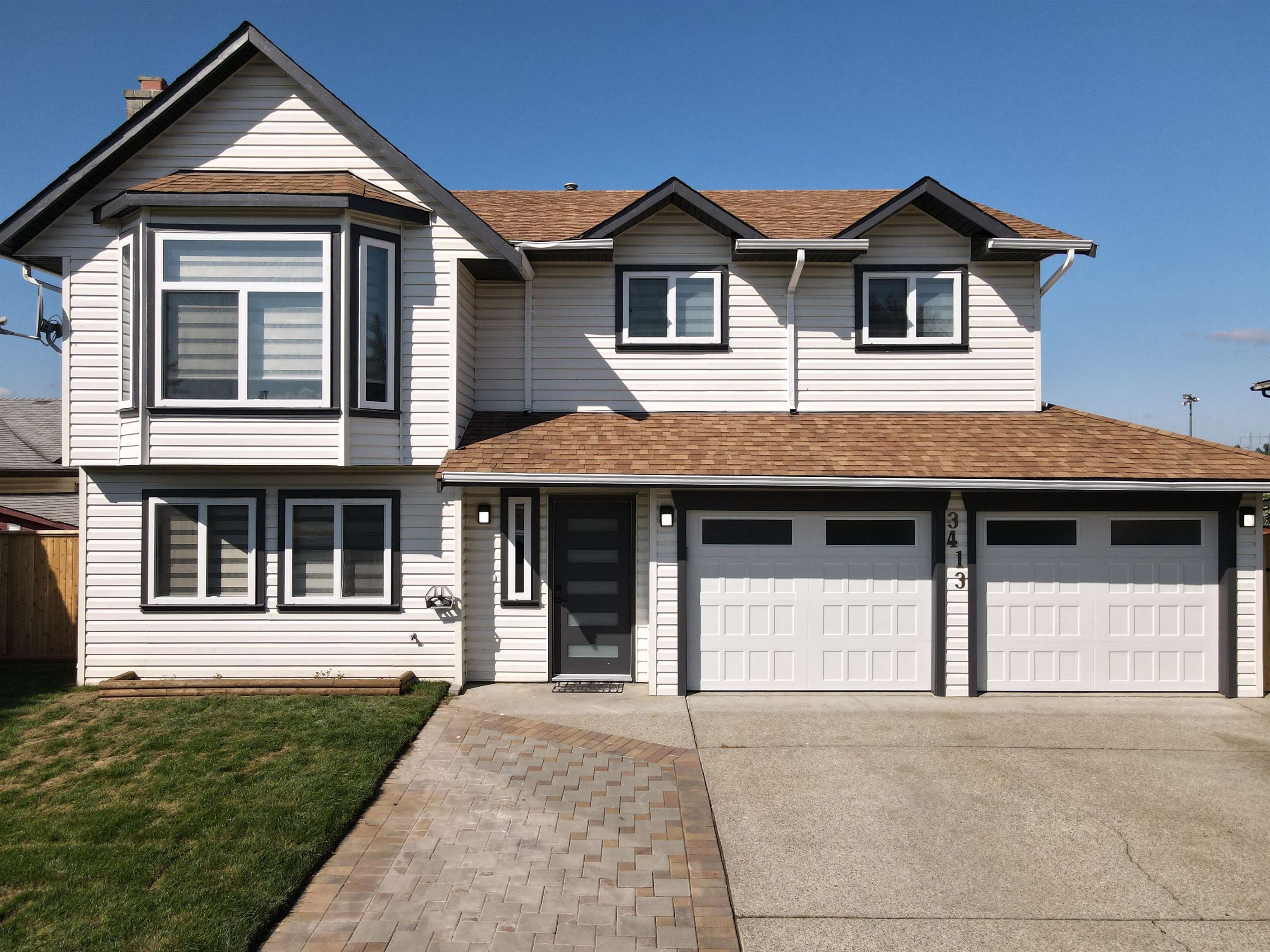 Main Photo: 3413 OKANAGAN Drive in Abbotsford: Abbotsford West House for sale : MLS®# R2613631