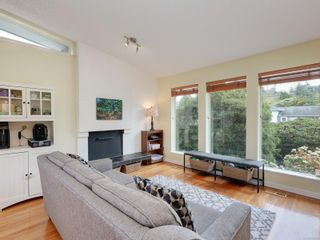Photo 4: 740 Rockheights Ave in Esquimalt: Es Rockheights House for sale : MLS®# 960454