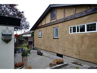 Photo 5: 1725 Lillian Rd in VICTORIA: Vi Fairfield East Half Duplex for sale (Victoria)  : MLS®# 627033