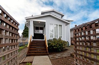 Photo 3: 214 LeBleu Street in Coquitlam: Home for sale : MLS®# V875007