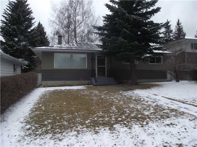 Main Photo: 31 HEALY Drive SW in CALGARY: Haysboro Residential Detached Single Family for sale (Calgary)  : MLS®# C3514062