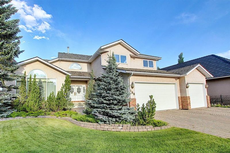FEATURED LISTING: 140 WOODACRES Drive Southwest Calgary