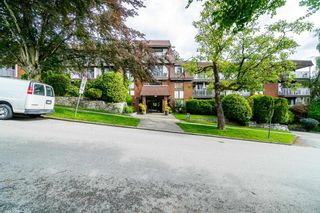 Photo 1: 407 331 KNOX Street in New Westminster: Sapperton Condo for sale in "WESTMOUNT ARMS" : MLS®# R2698350