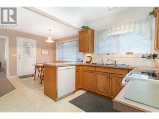 Photo 14: 1421 Lombardy Square in Kelowna: House for sale : MLS®# 10307272