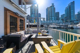 Photo 9: C38 1525 COAL HARBOUR Quay in Vancouver: Coal Harbour House for sale in "TIMBERWIND" (Vancouver West)  : MLS®# R2870045