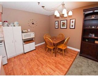 Photo 3: 327 22661 LOUGHEED Highway in Maple Ridge: East Central Condo for sale : MLS®# V980911