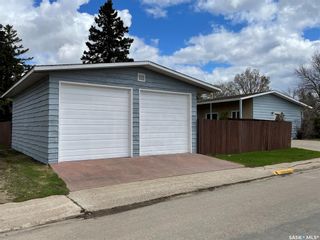 Photo 3: 326 Churchill Drive in Melfort: Residential for sale : MLS®# SK895282