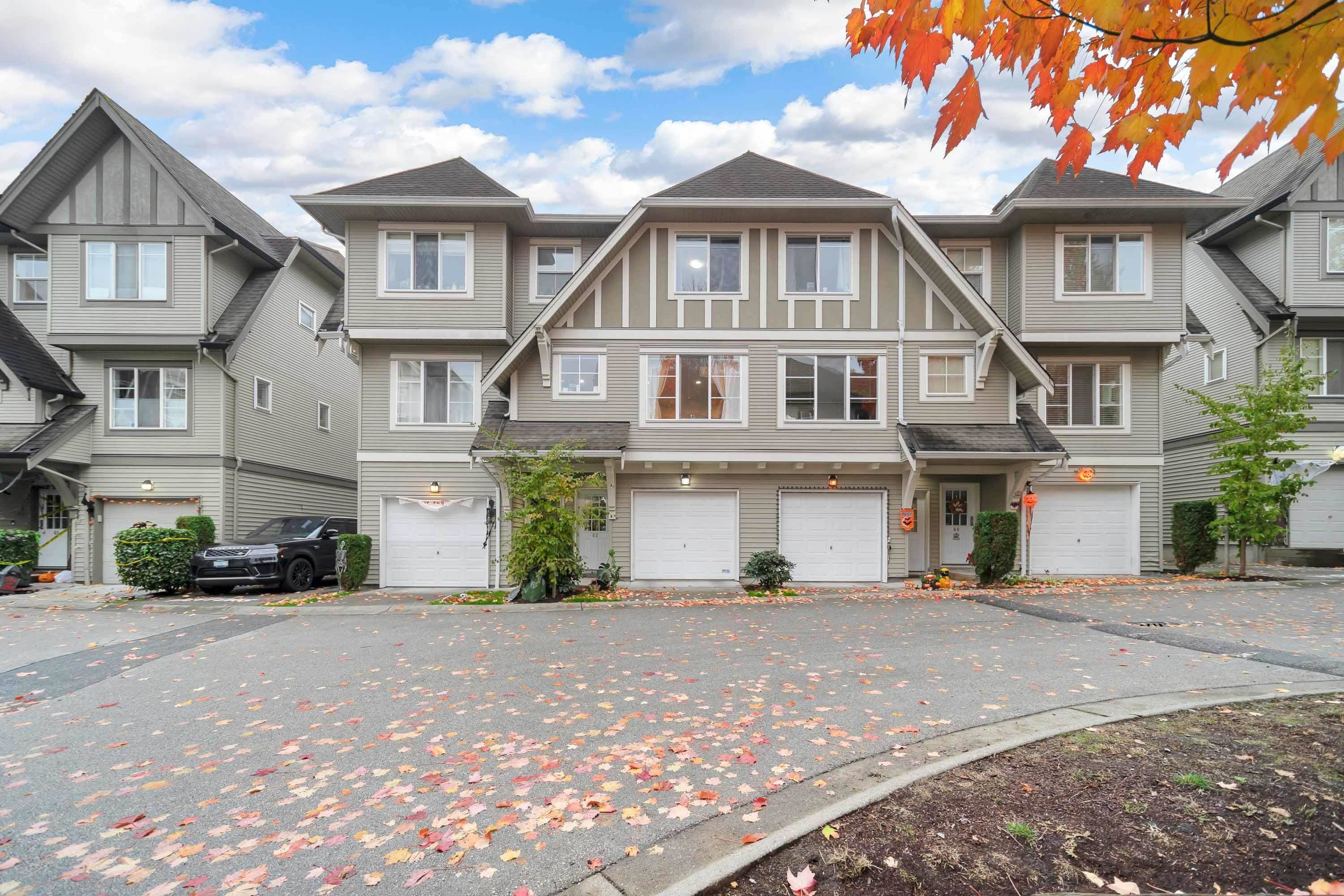 Main Photo: 62 15175 62A Avenue in Surrey: Sullivan Station Townhouse for sale in "Brooklands" : MLS®# R2781058