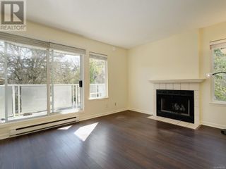 Photo 2: 314 2520 Wark St in Victoria: House for sale : MLS®# 960936