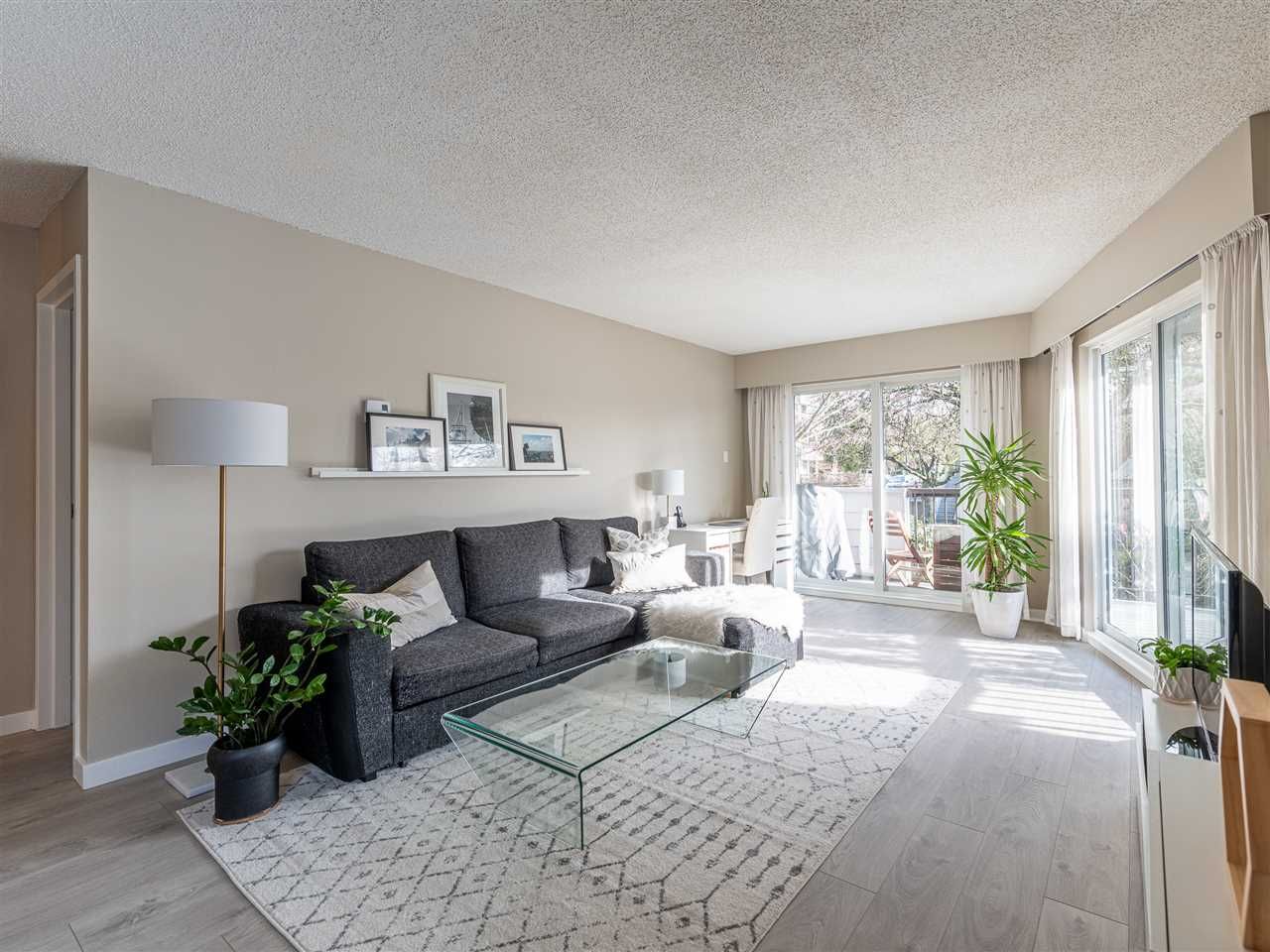 Main Photo: 212 3353 HEATHER Street in Vancouver: Cambie Condo for sale (Vancouver West)  : MLS®# R2432792