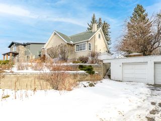 Photo 2: 1320 15 Street NW in Calgary: Hounsfield Heights/Briar Hill Detached for sale : MLS®# A1172501