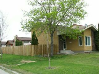 Photo 8: 75 OSTAFIEW FARM Road in WINNIPEG: Maples / Tyndall Park Single Family Detached for sale (North West Winnipeg)  : MLS®# 2707844