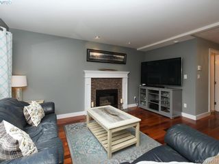 Photo 7: 1370 Charles Pl in VICTORIA: SE Cedar Hill House for sale (Saanich East)  : MLS®# 834275