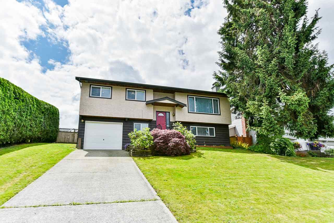 Main Photo: 26866 32A AVENUE in Langley: Aldergrove Langley House for sale : MLS®# R2474025