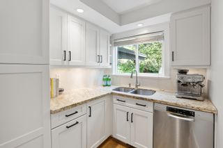 Photo 9: 2034 DEEP COVE Crescent in North Vancouver: Deep Cove Townhouse for sale in "Village Cove" : MLS®# R2896740