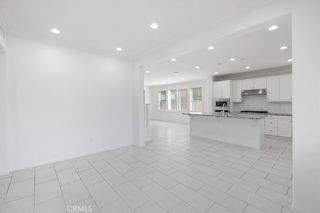 Photo 8: 36 Brisbane Court in Tustin: Residential for sale (71 - Tustin)  : MLS®# OC23227655