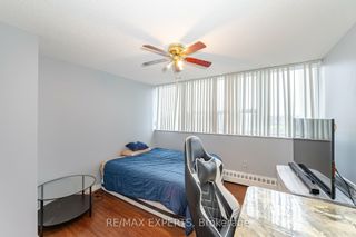 Photo 13: 703 530 Lolita Gardens in Mississauga: Mississauga Valleys Condo for sale : MLS®# W8254778
