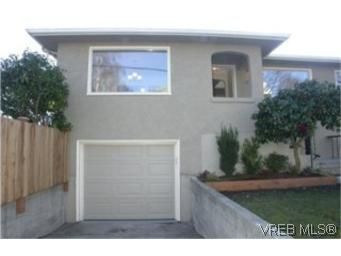 Main Photo:  in VICTORIA: Vi Fairfield West Half Duplex for sale (Victoria)  : MLS®# 457903